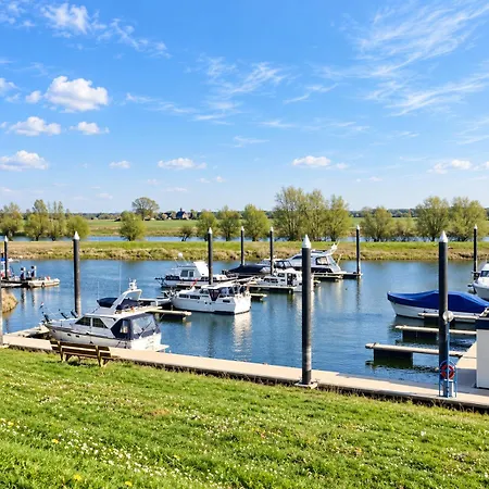 Aan De Ijssel, Fietsen, Wandelen, Wellness En Hond Holiday park